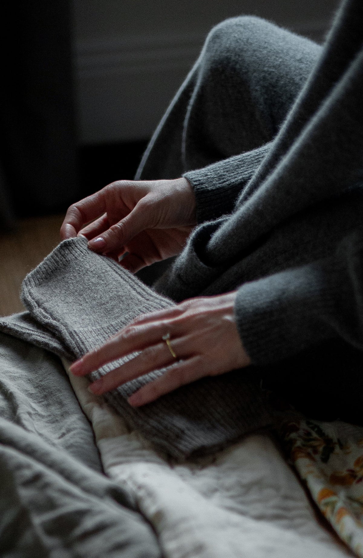 Womens Lambswool Ribbed Arm Warmers
