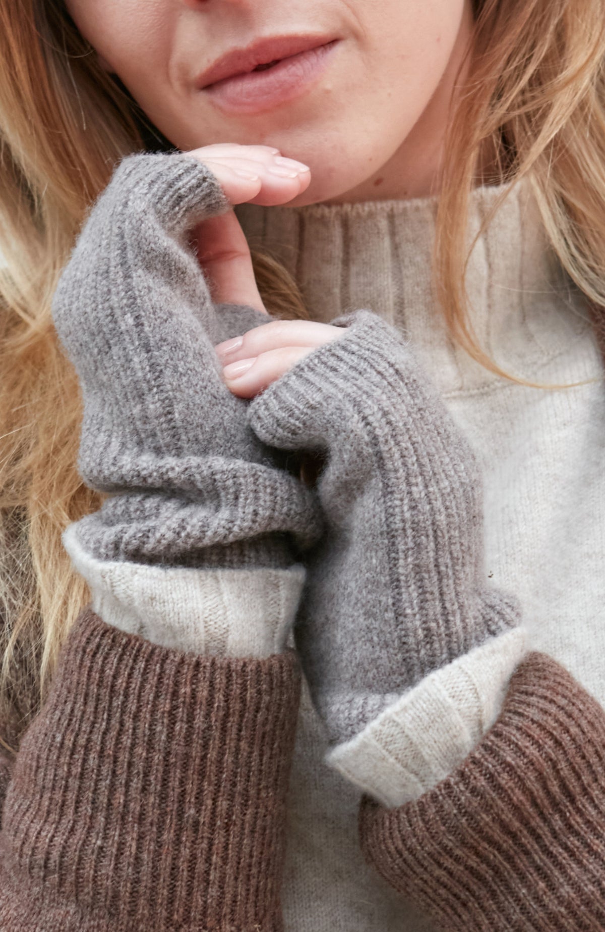 Womens Lambswool Ribbed Arm Warmers